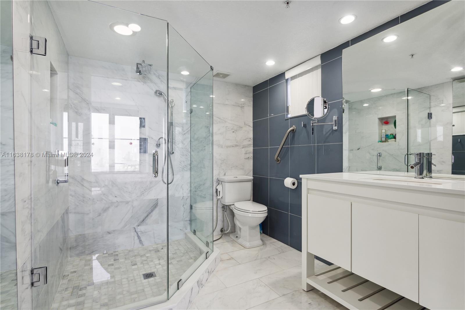 SUNSET HARBOUR NORTH COND - Residential