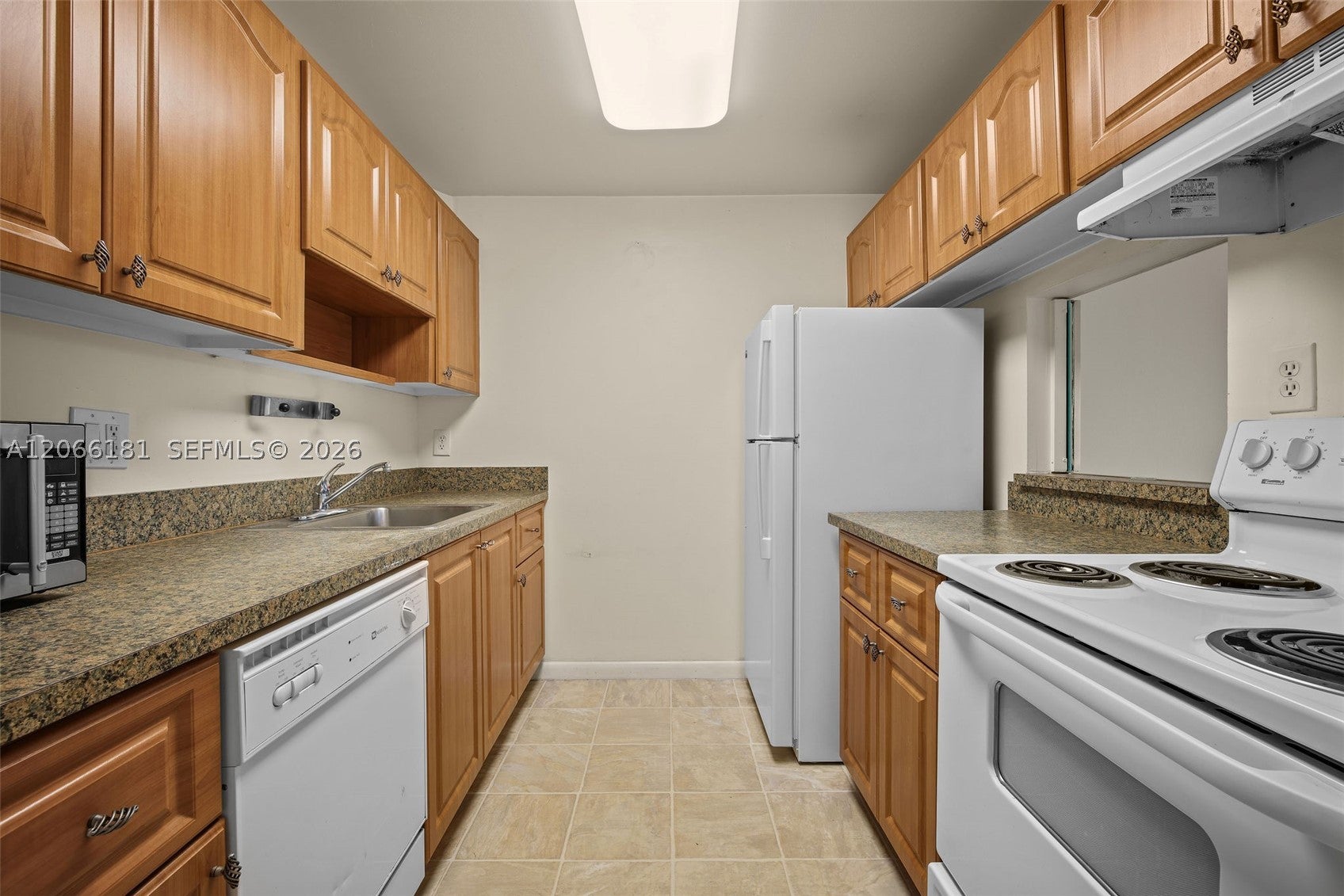 14211 N Kendall Dr 207E