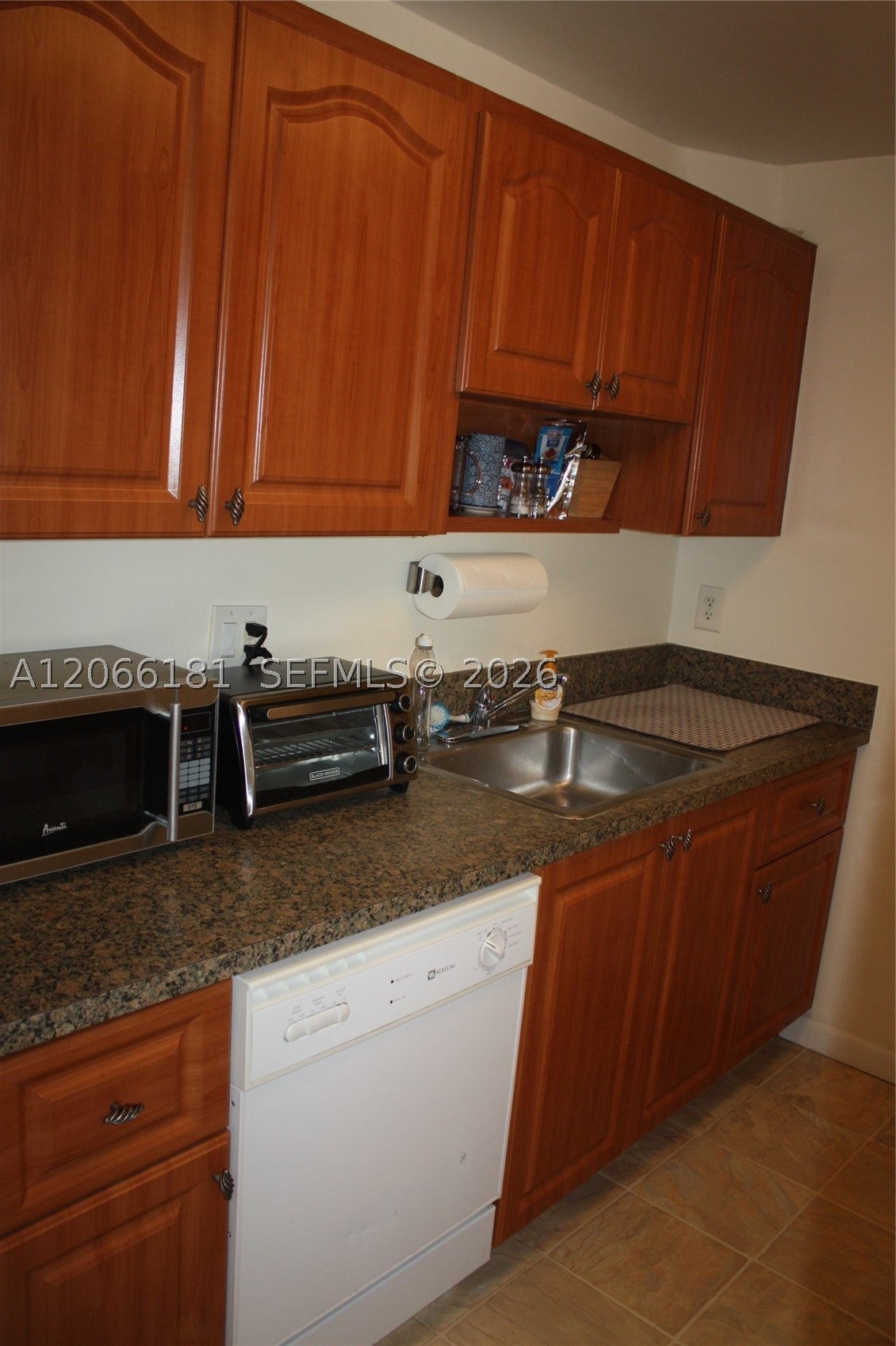 14211 N Kendall Dr 207E