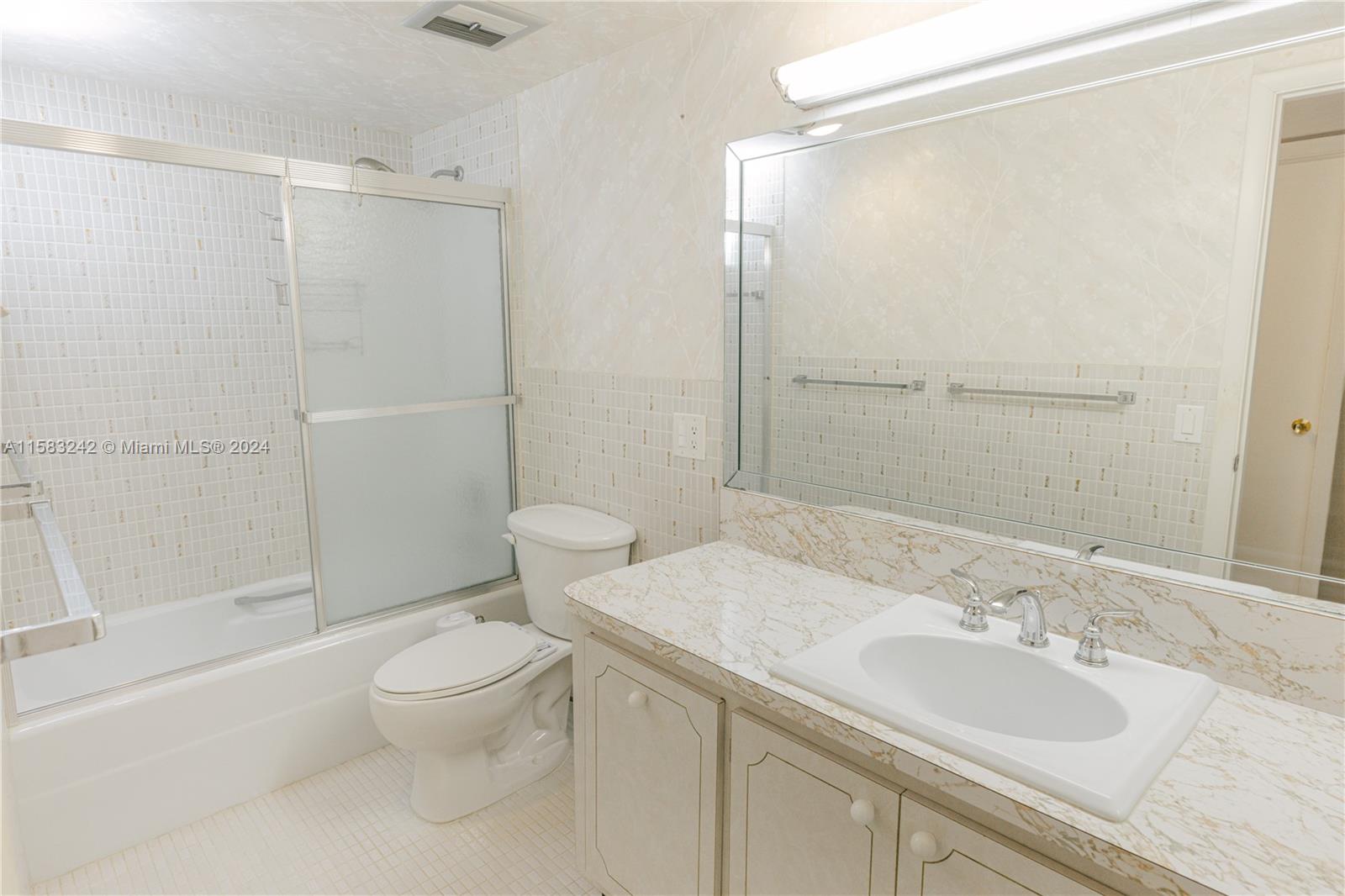 OXFORD TOWERS CONDO - Residential