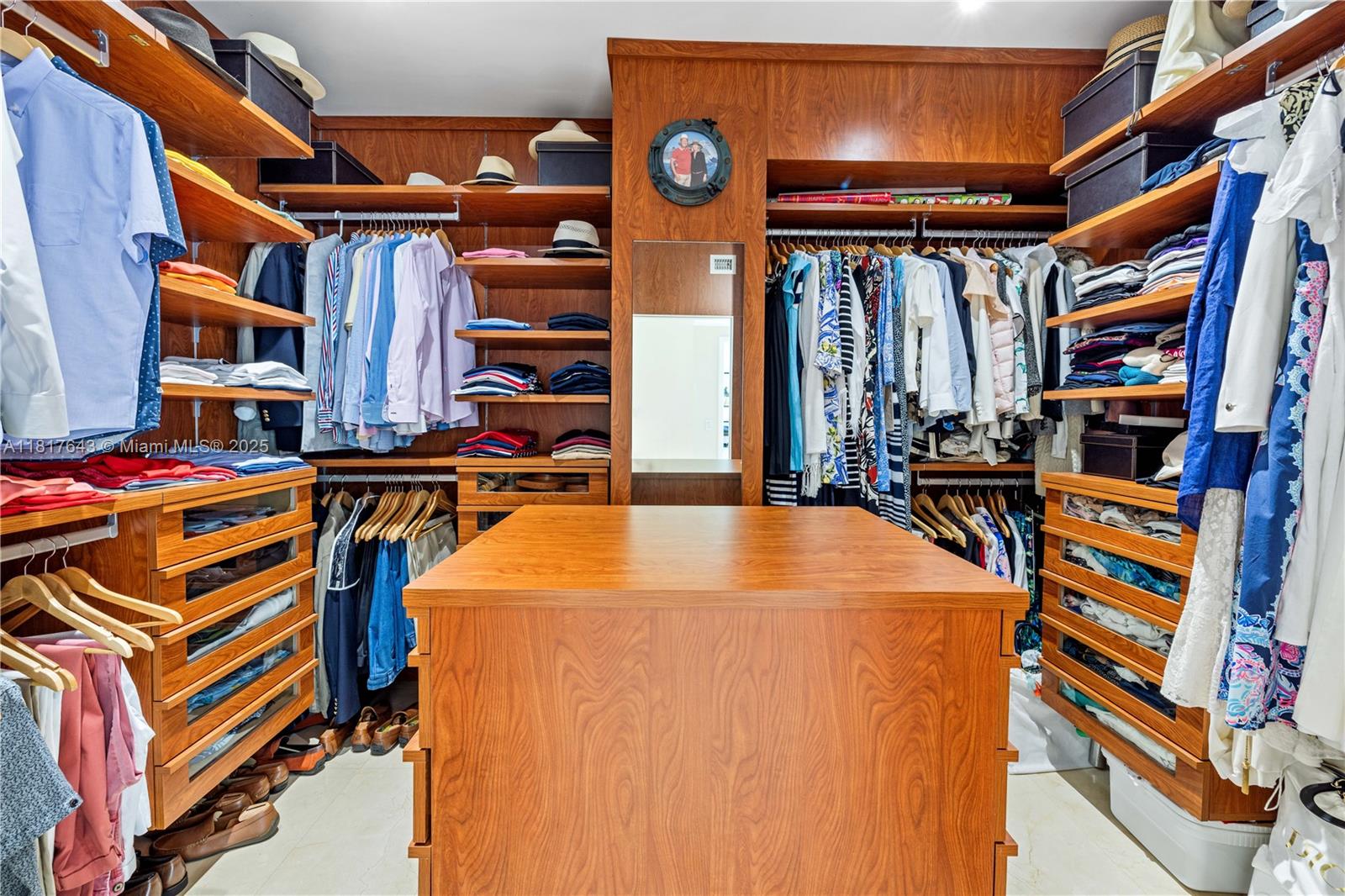 JADE RESIDENCES AT BRICKE - Residential