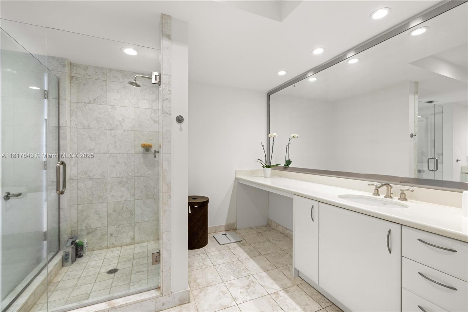 JADE RESIDENCES AT BRICKE - Residential