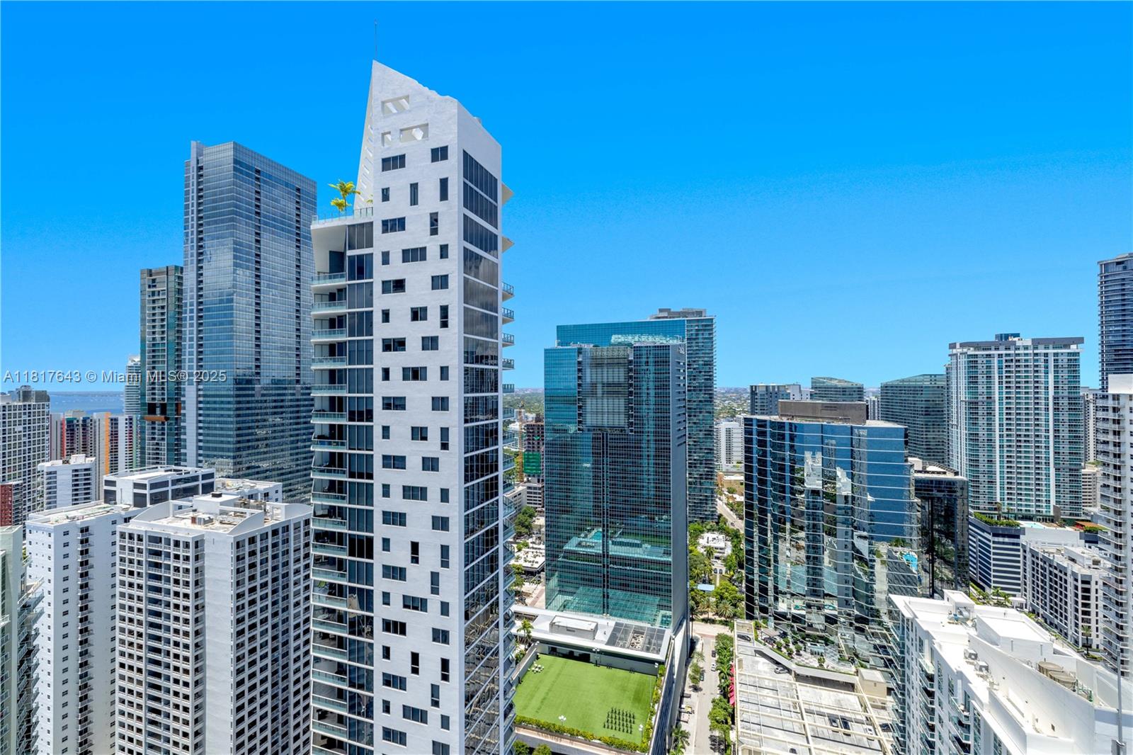 JADE RESIDENCES AT BRICKE - Residential