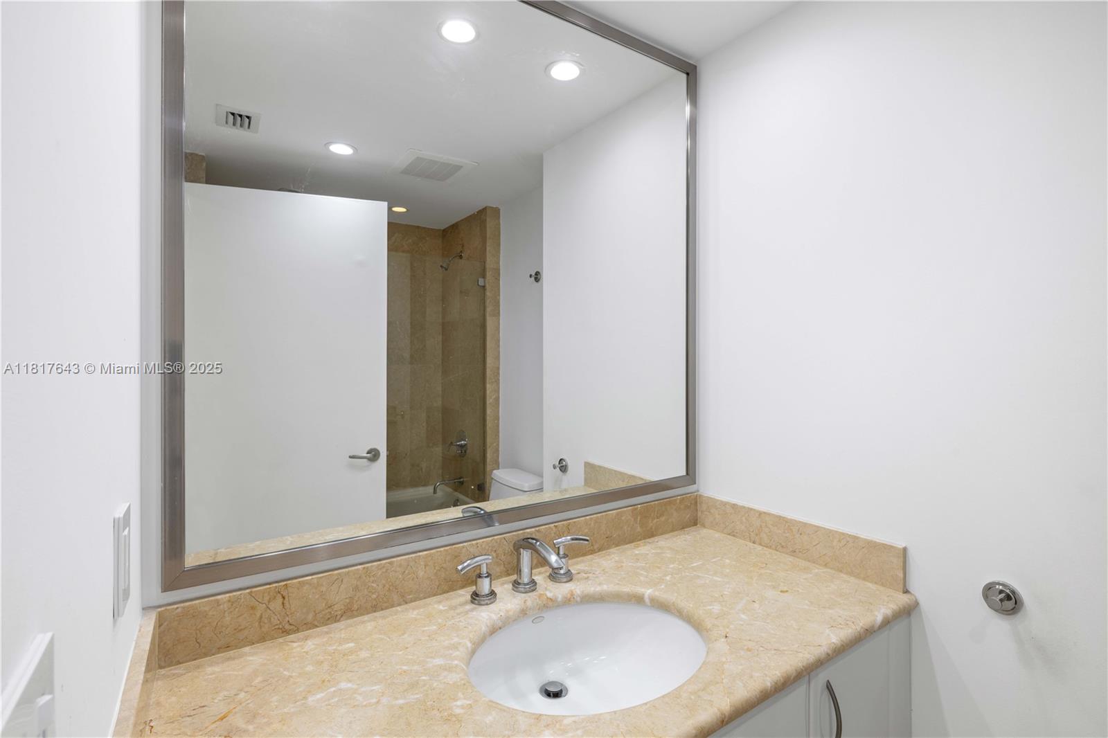 JADE RESIDENCES AT BRICKE - Residential