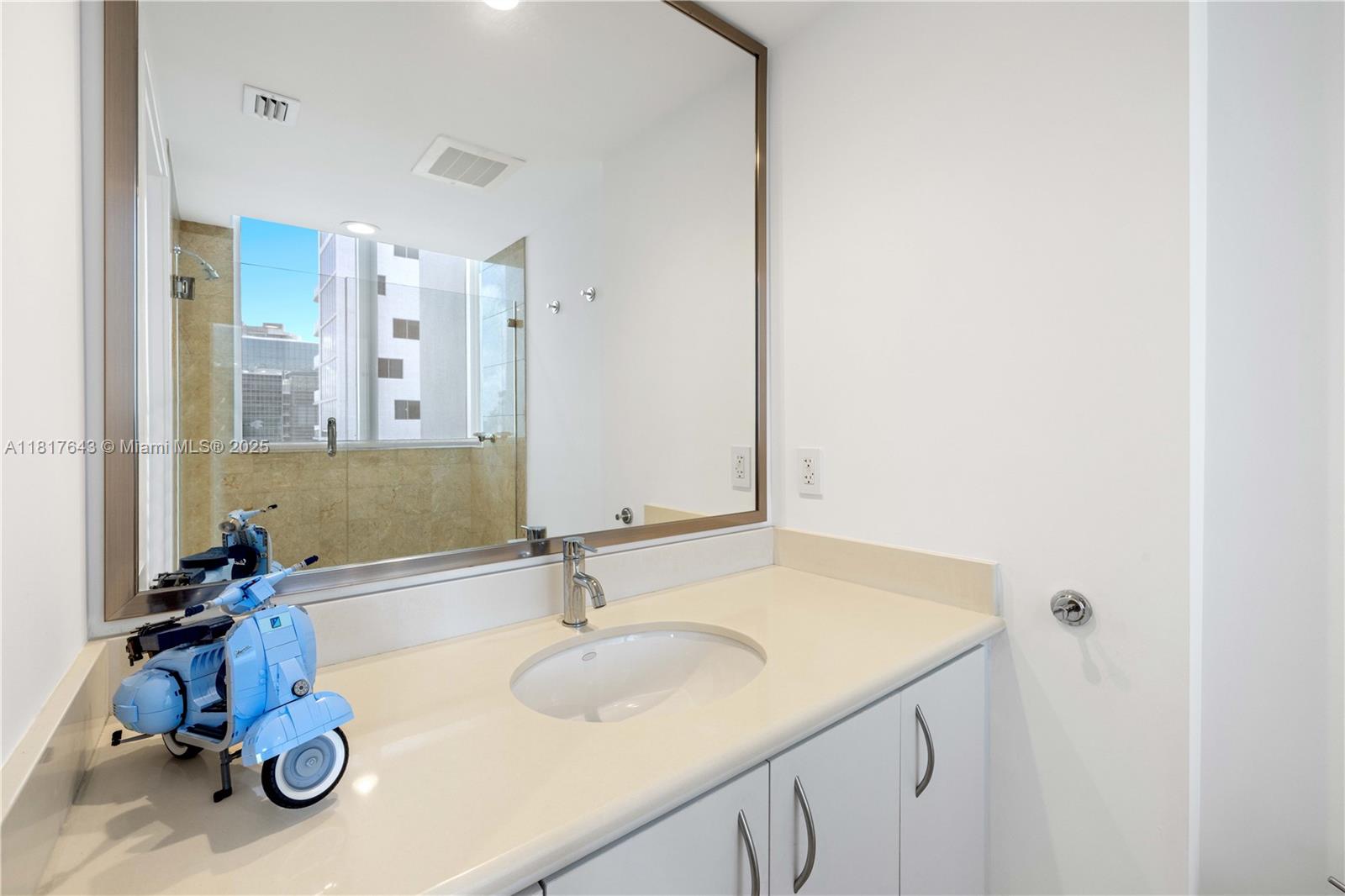 JADE RESIDENCES AT BRICKE - Residential