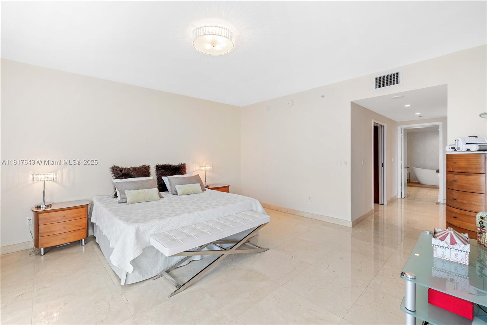 JADE RESIDENCES AT BRICKE - Residential