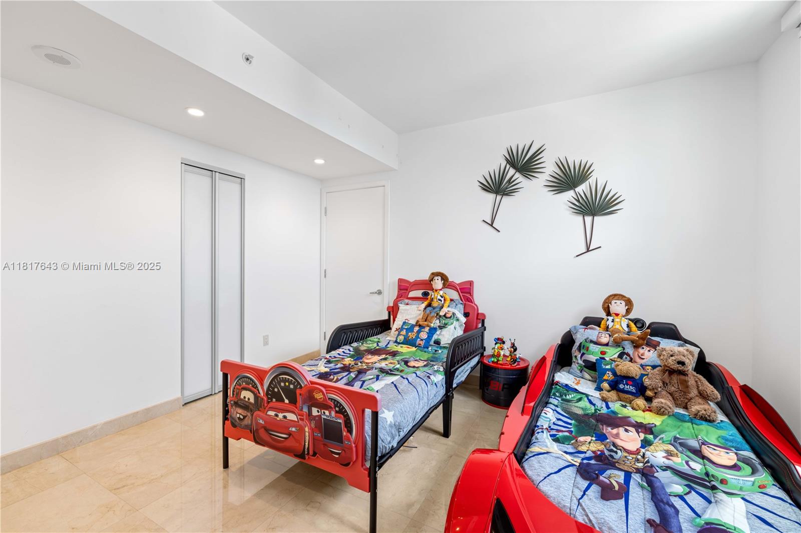 JADE RESIDENCES AT BRICKE - Residential