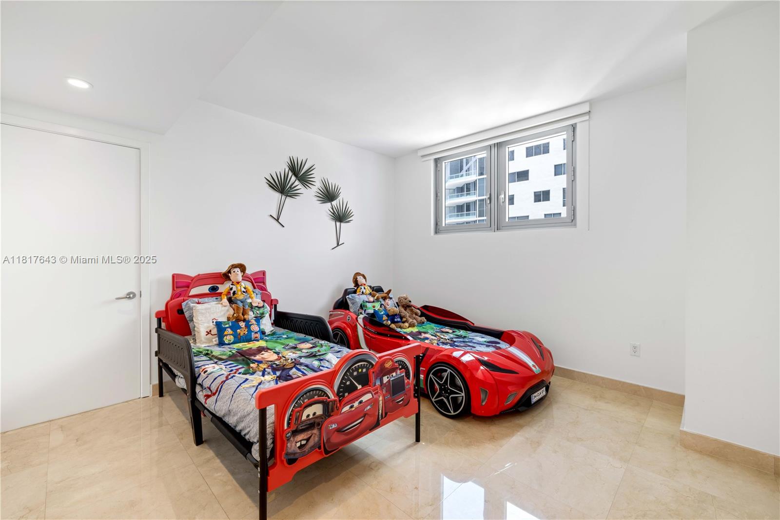 JADE RESIDENCES AT BRICKE - Residential