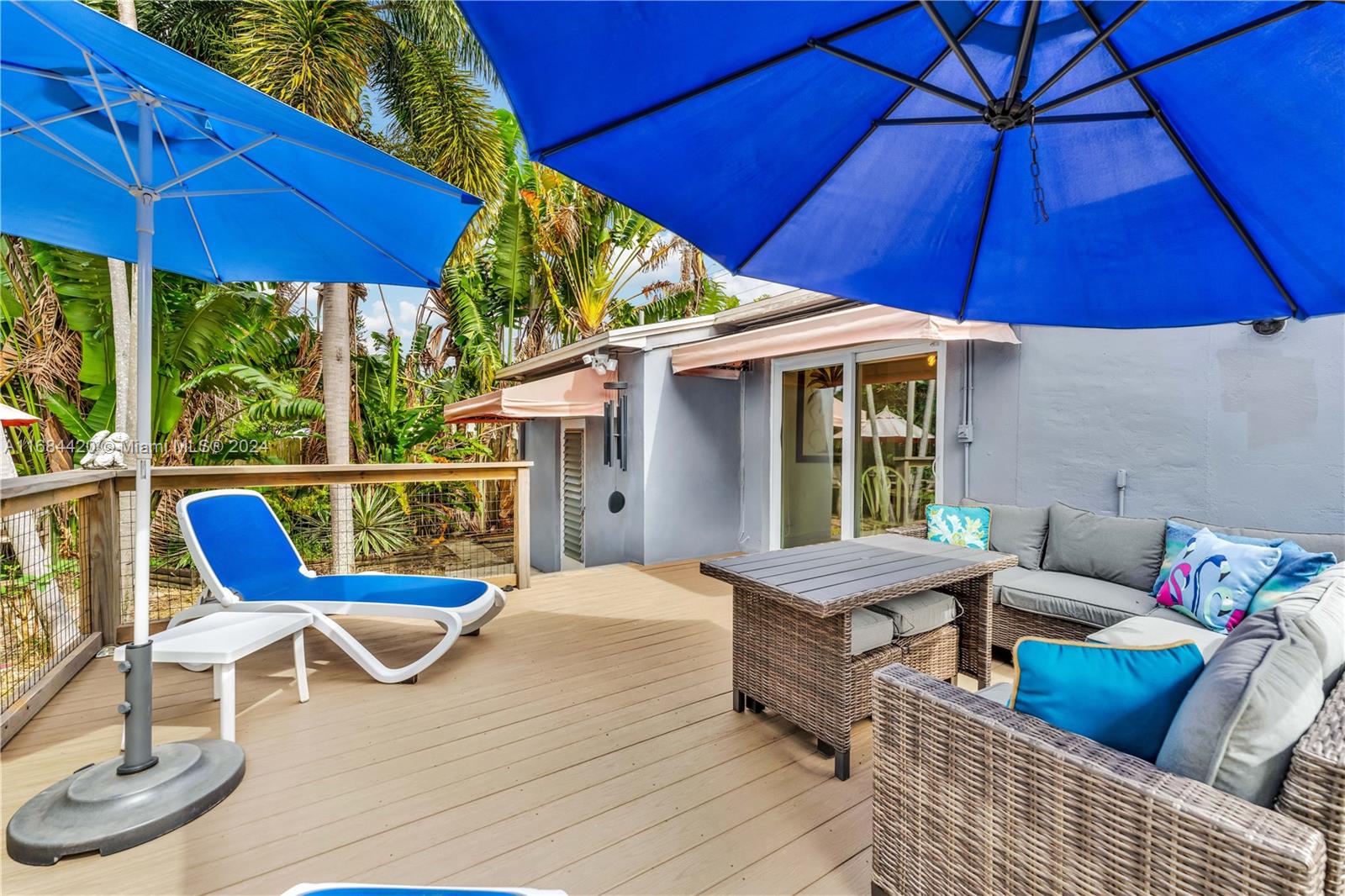 HOLLYWOOD LITTLE RANCHES - Residential