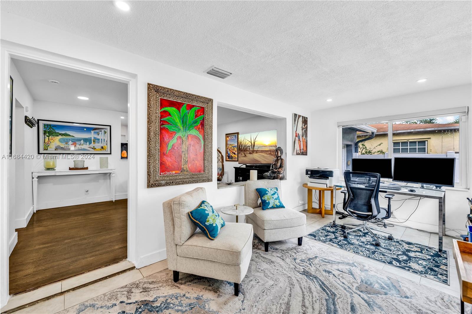 HOLLYWOOD LITTLE RANCHES - Residential