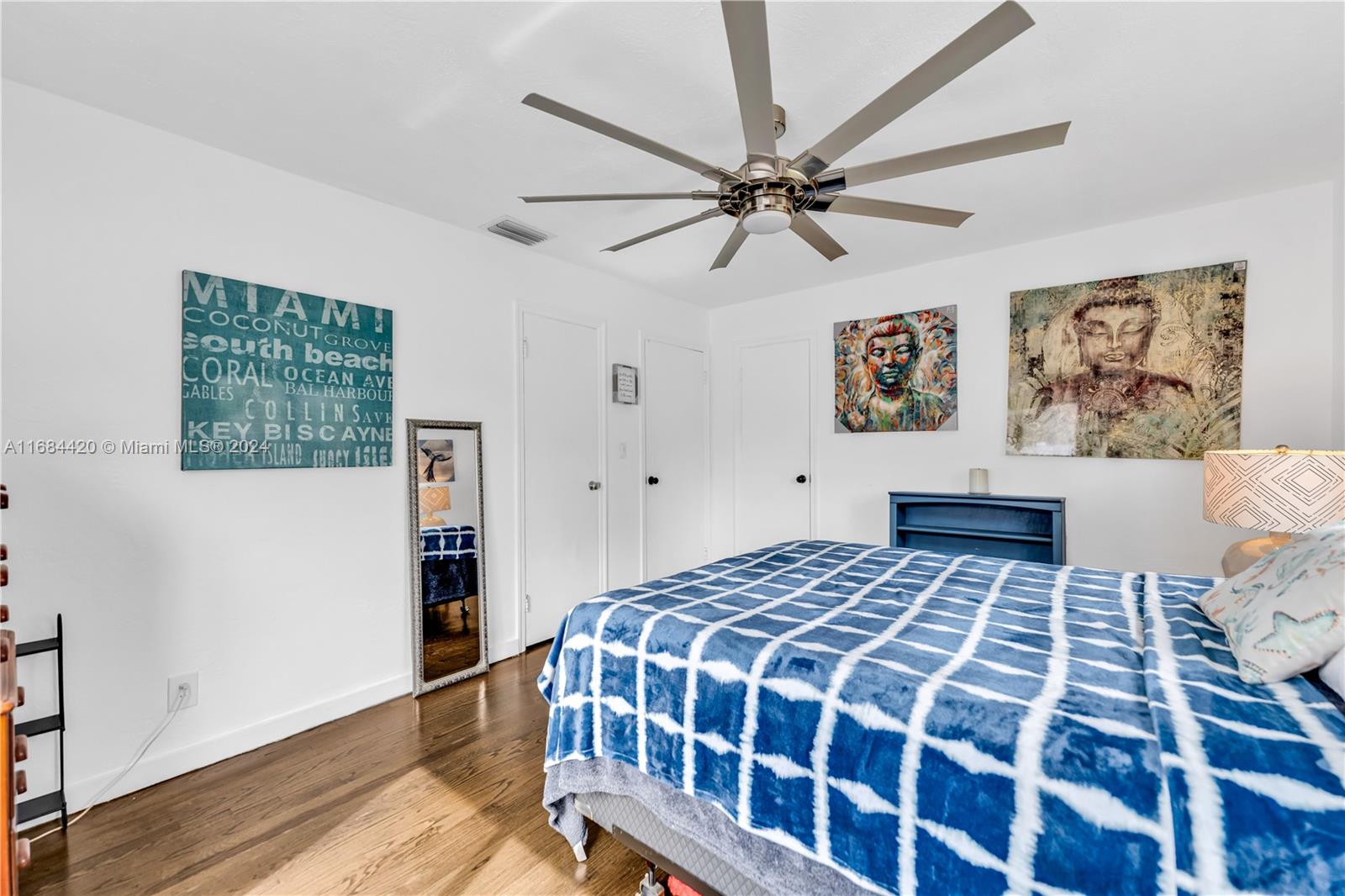 HOLLYWOOD LITTLE RANCHES - Residential