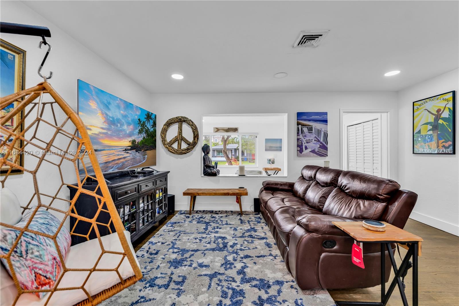 HOLLYWOOD LITTLE RANCHES - Residential