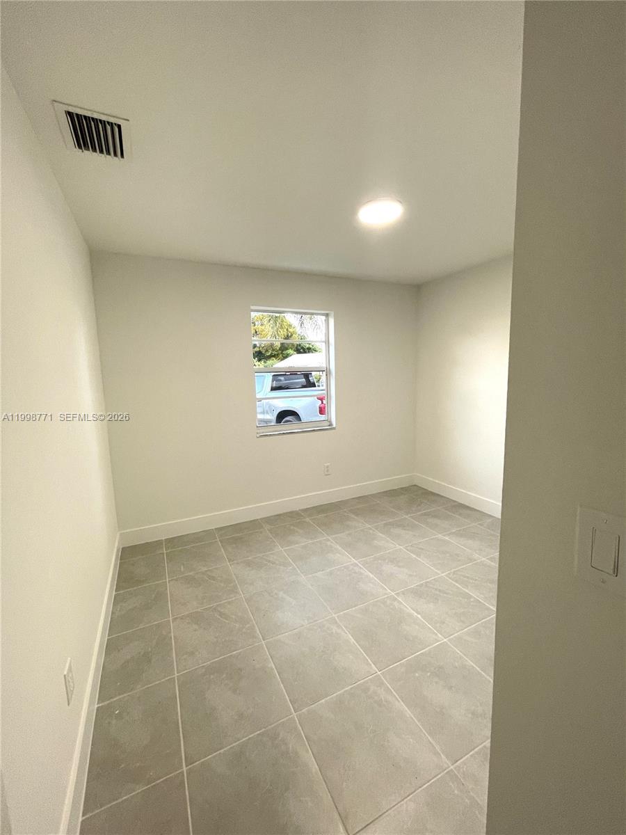 AVOCADO VILLAS - Residential Lease