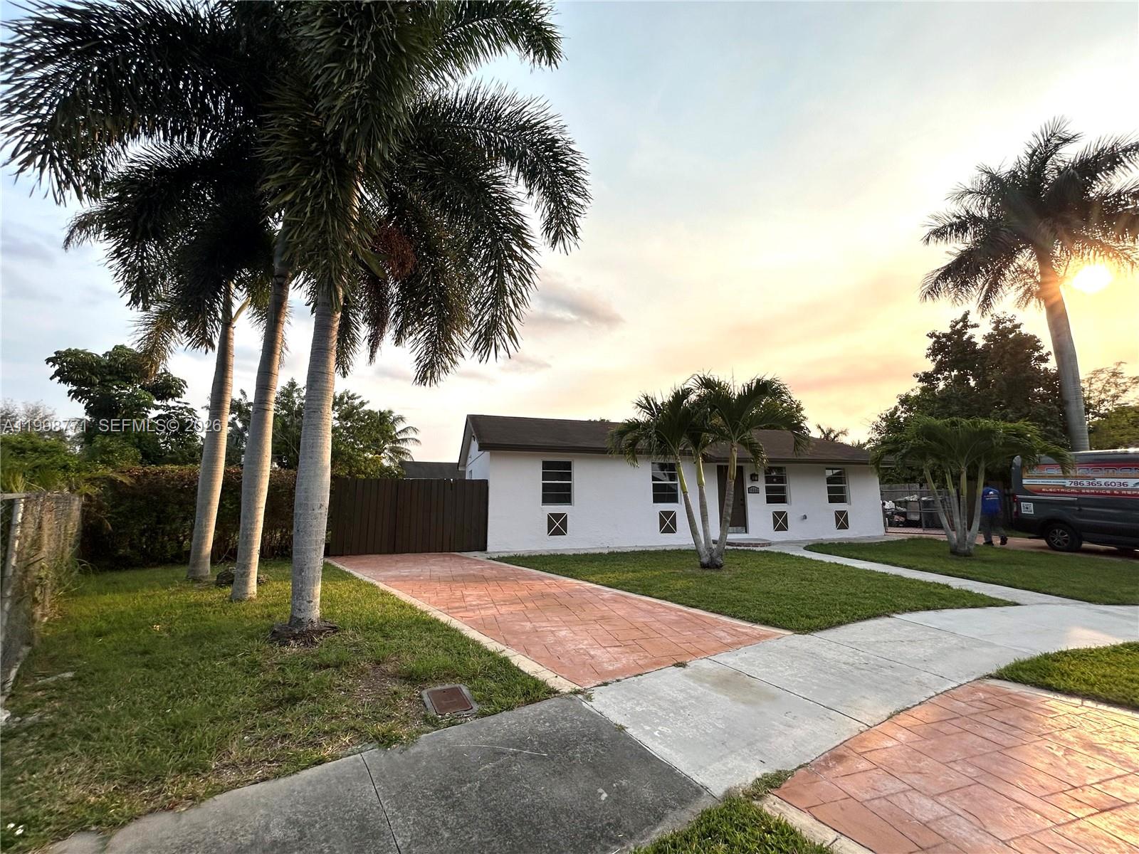 AVOCADO VILLAS - Residential Lease