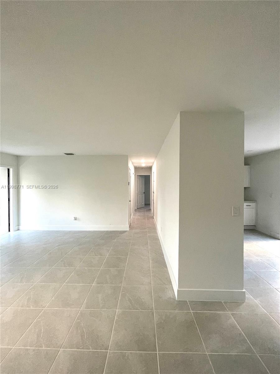 AVOCADO VILLAS - Residential Lease