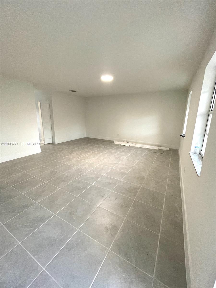 AVOCADO VILLAS - Residential Lease