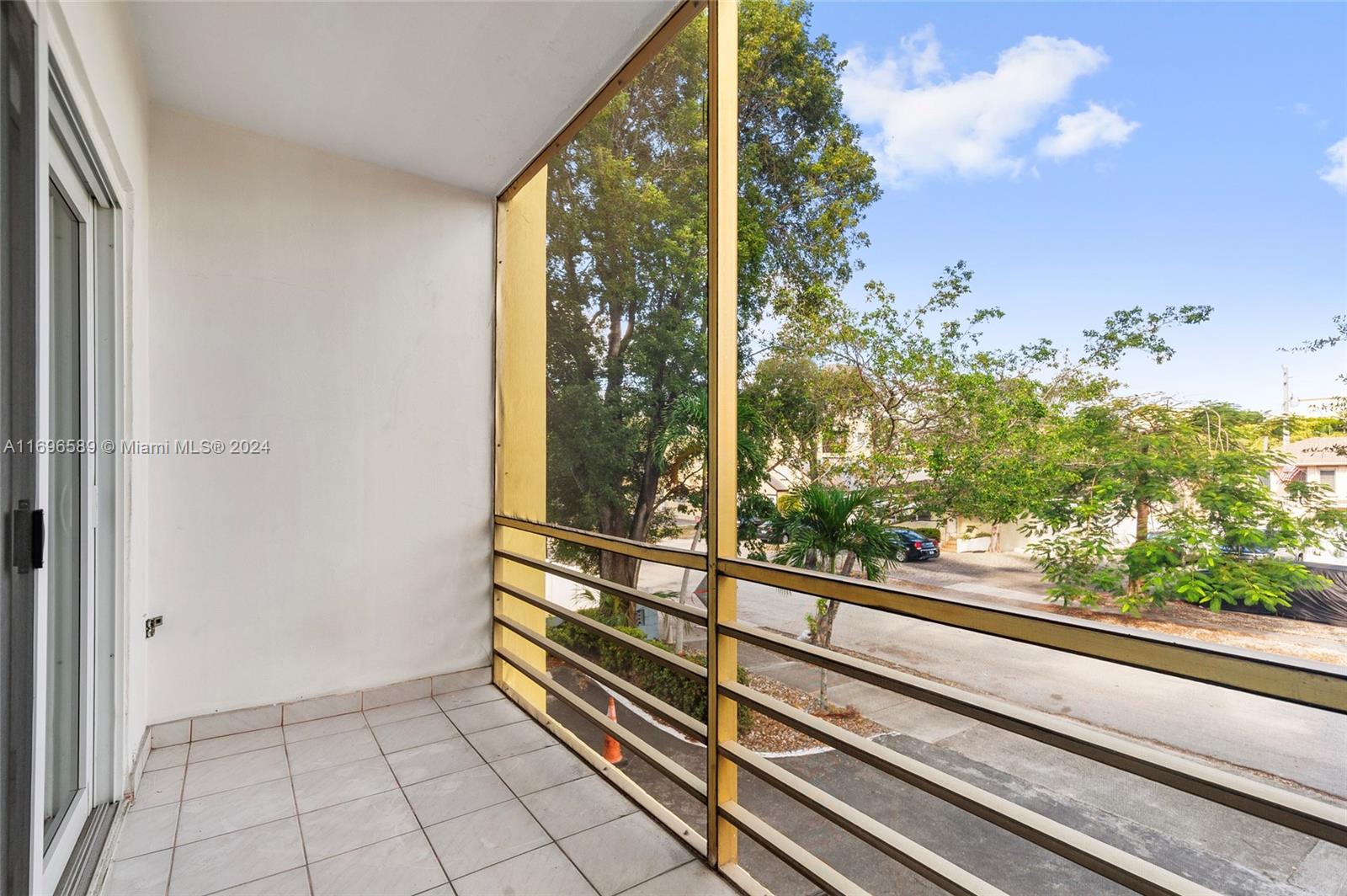 PALM HAVEN TOWERS CONDO - Residential