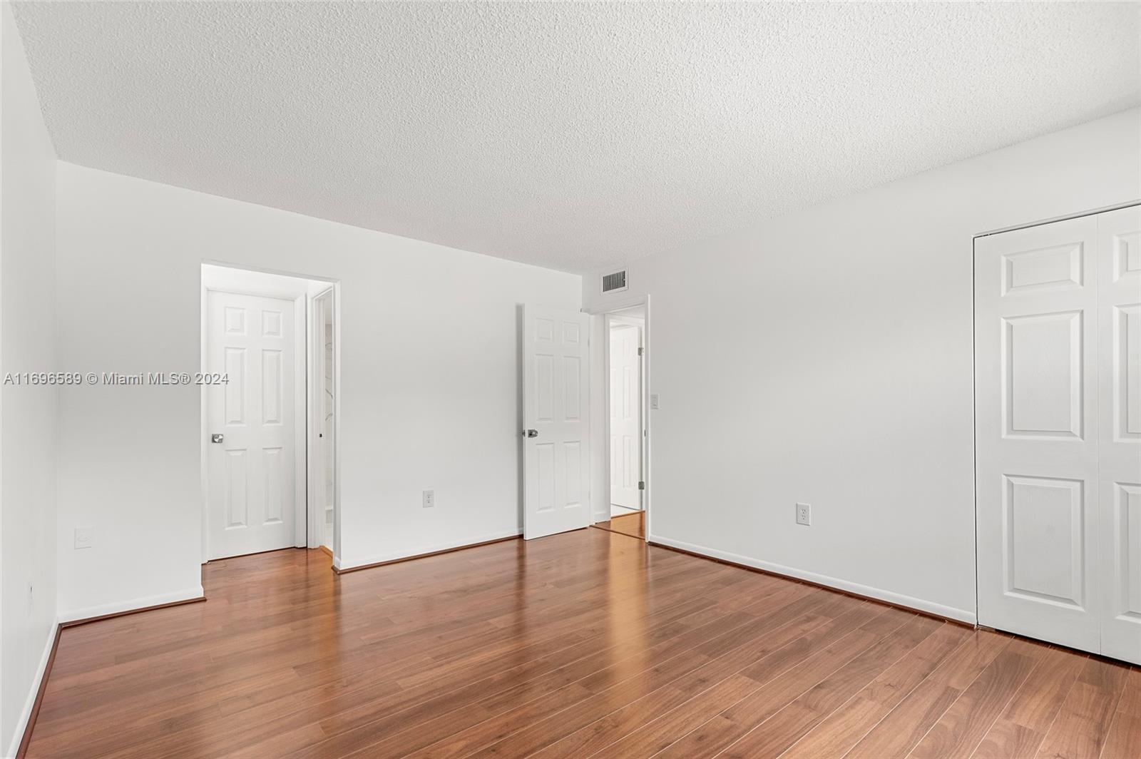 PALM HAVEN TOWERS CONDO - Residential