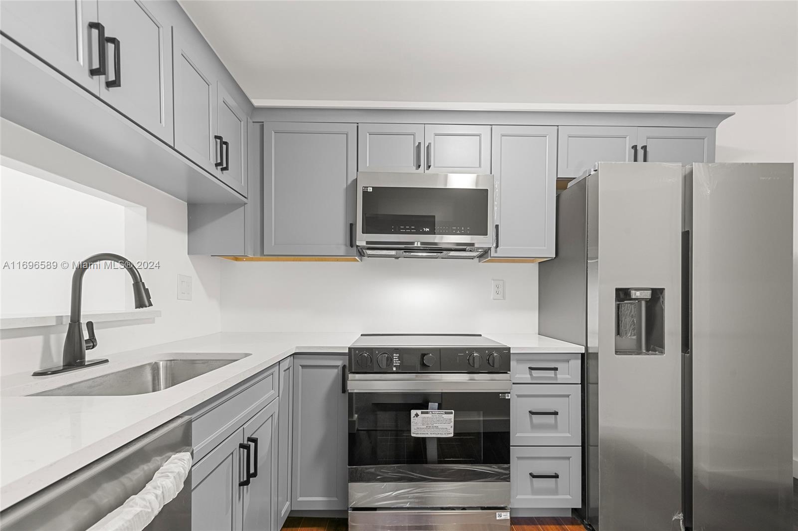 Property for Sale at 1912 Monroe St 201, Hollywood, Broward County, Florida - Bedrooms: 2 
Bathrooms: 2  - $249,999