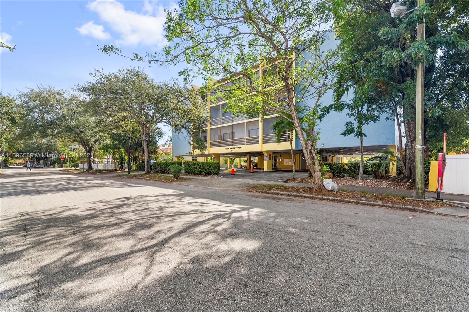 PALM HAVEN TOWERS CONDO - Residential