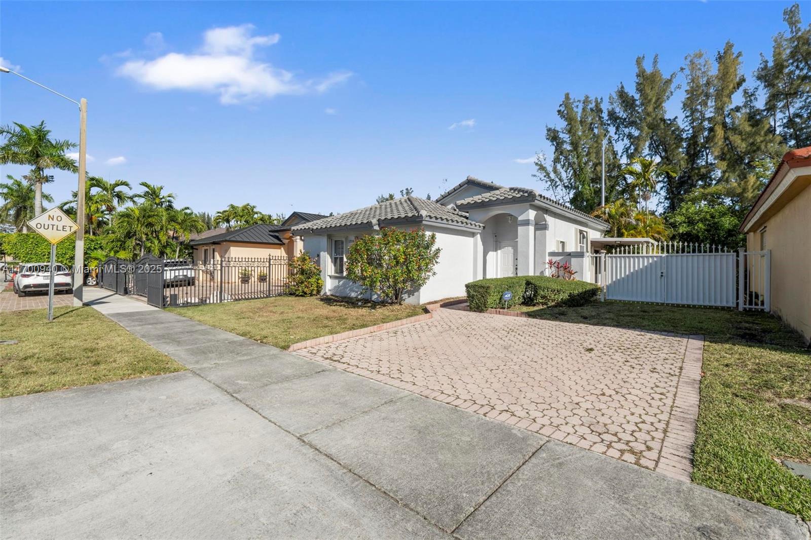 Rental Property at 13101 Nw 11th Ter 13101, Miami, Broward County, Florida - Bedrooms: 3 
Bathrooms: 2  - $3,700 MO.