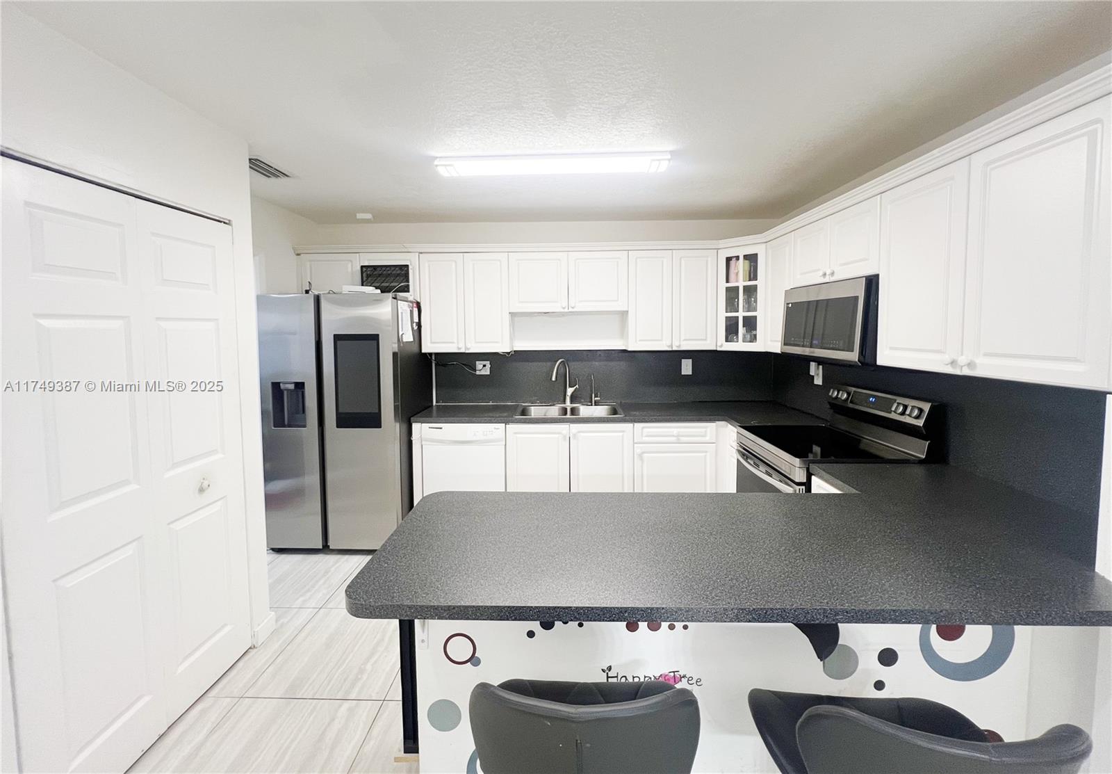 SPRINGTREE LAKES - Residential