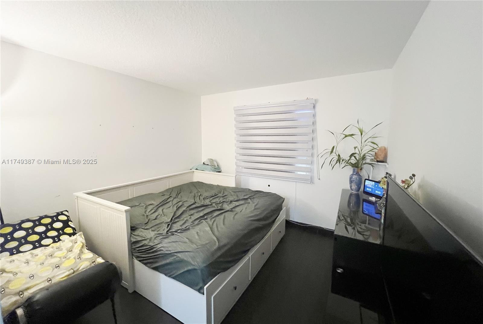 SPRINGTREE LAKES - Residential