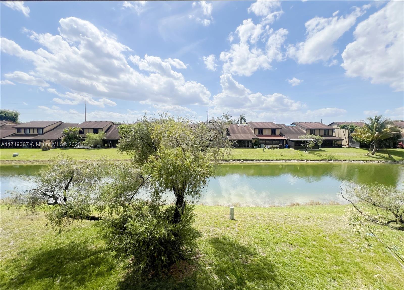 SPRINGTREE LAKES - Residential