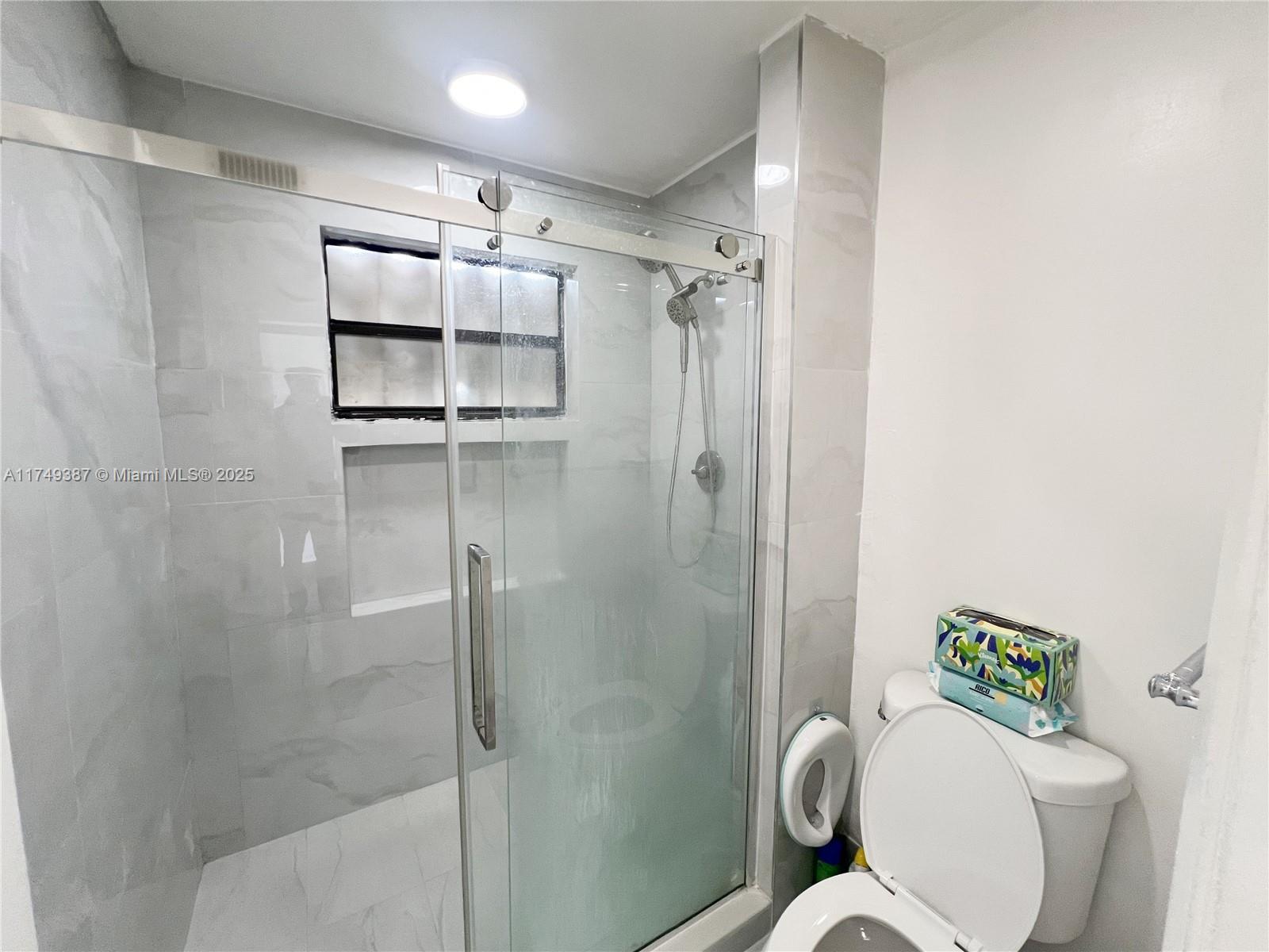 SPRINGTREE LAKES - Residential