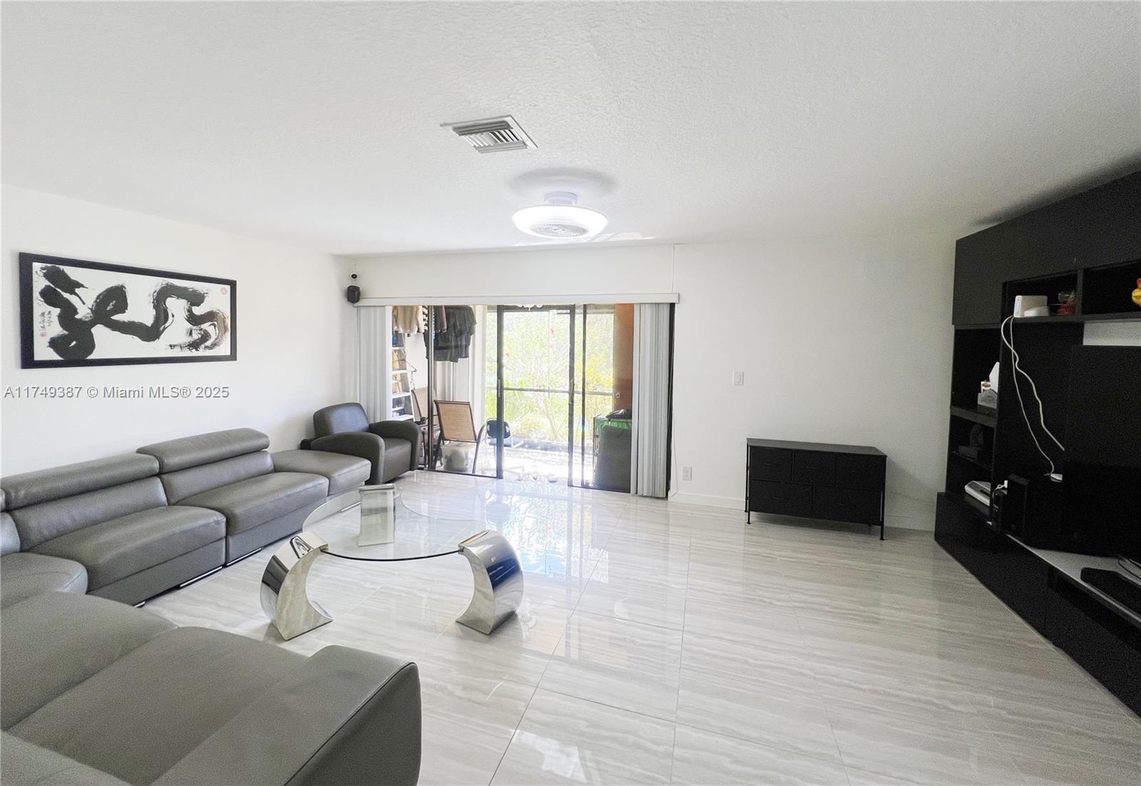 SPRINGTREE LAKES - Residential