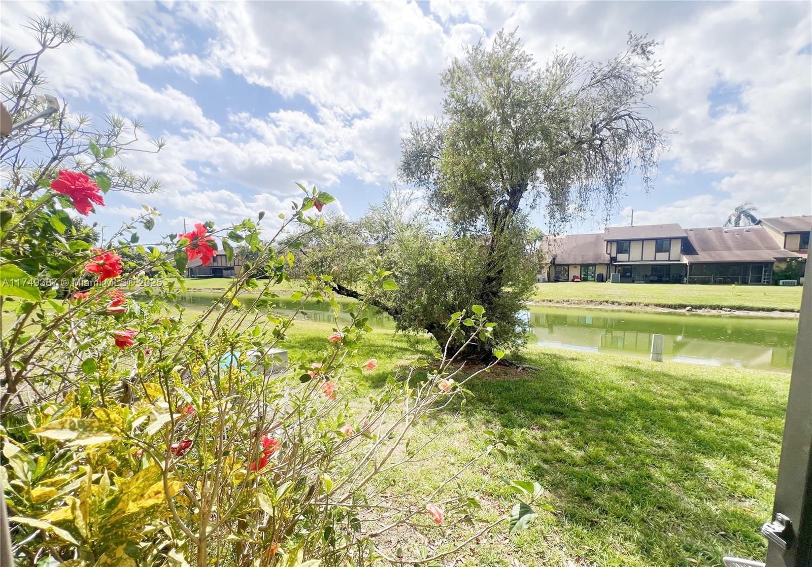 SPRINGTREE LAKES - Residential