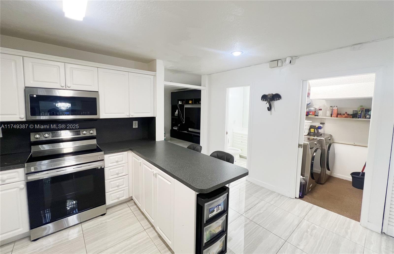 SPRINGTREE LAKES - Residential