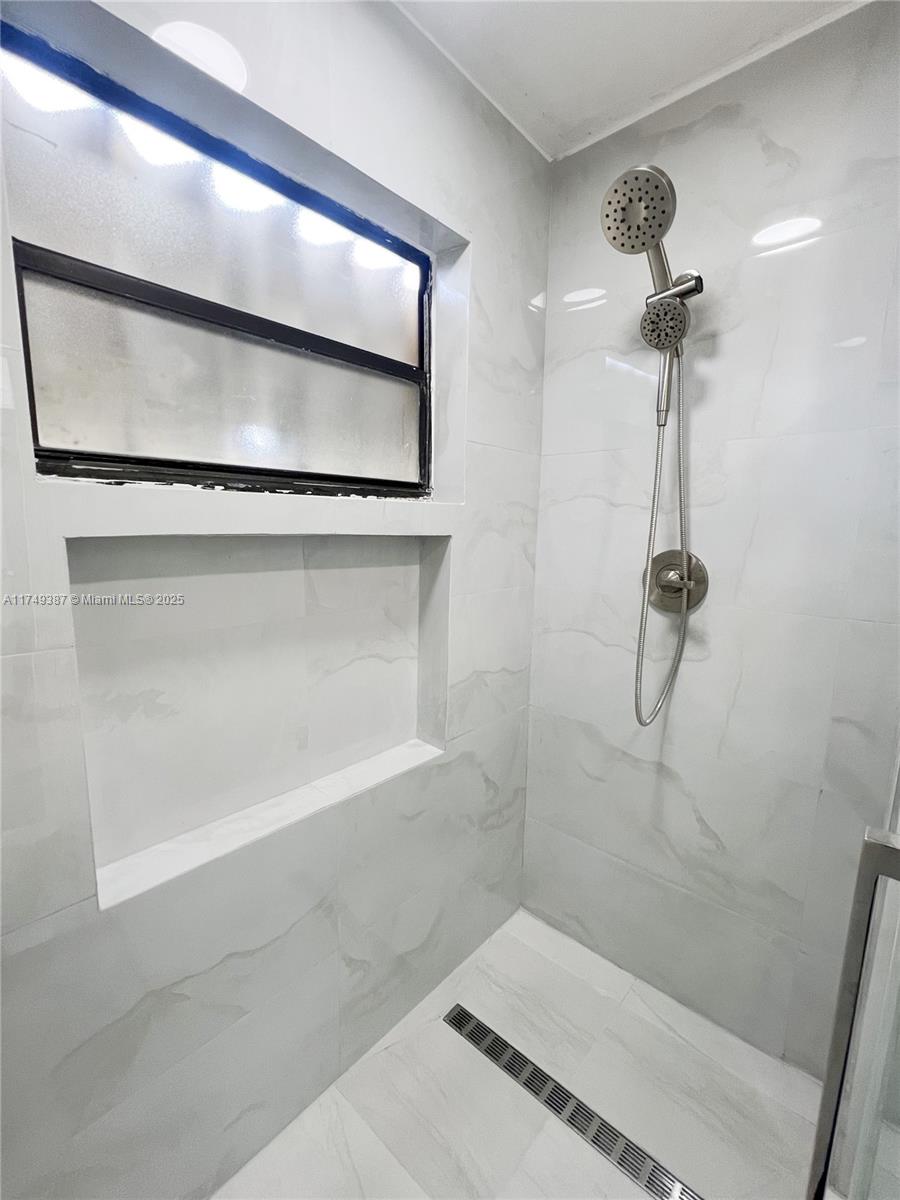 SPRINGTREE LAKES - Residential