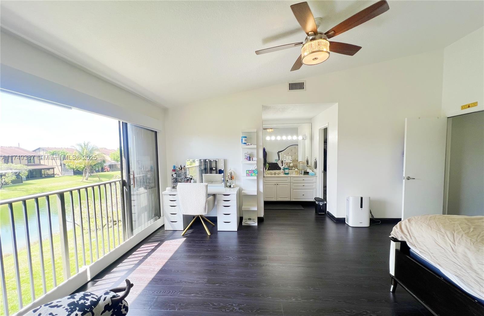 SPRINGTREE LAKES - Residential