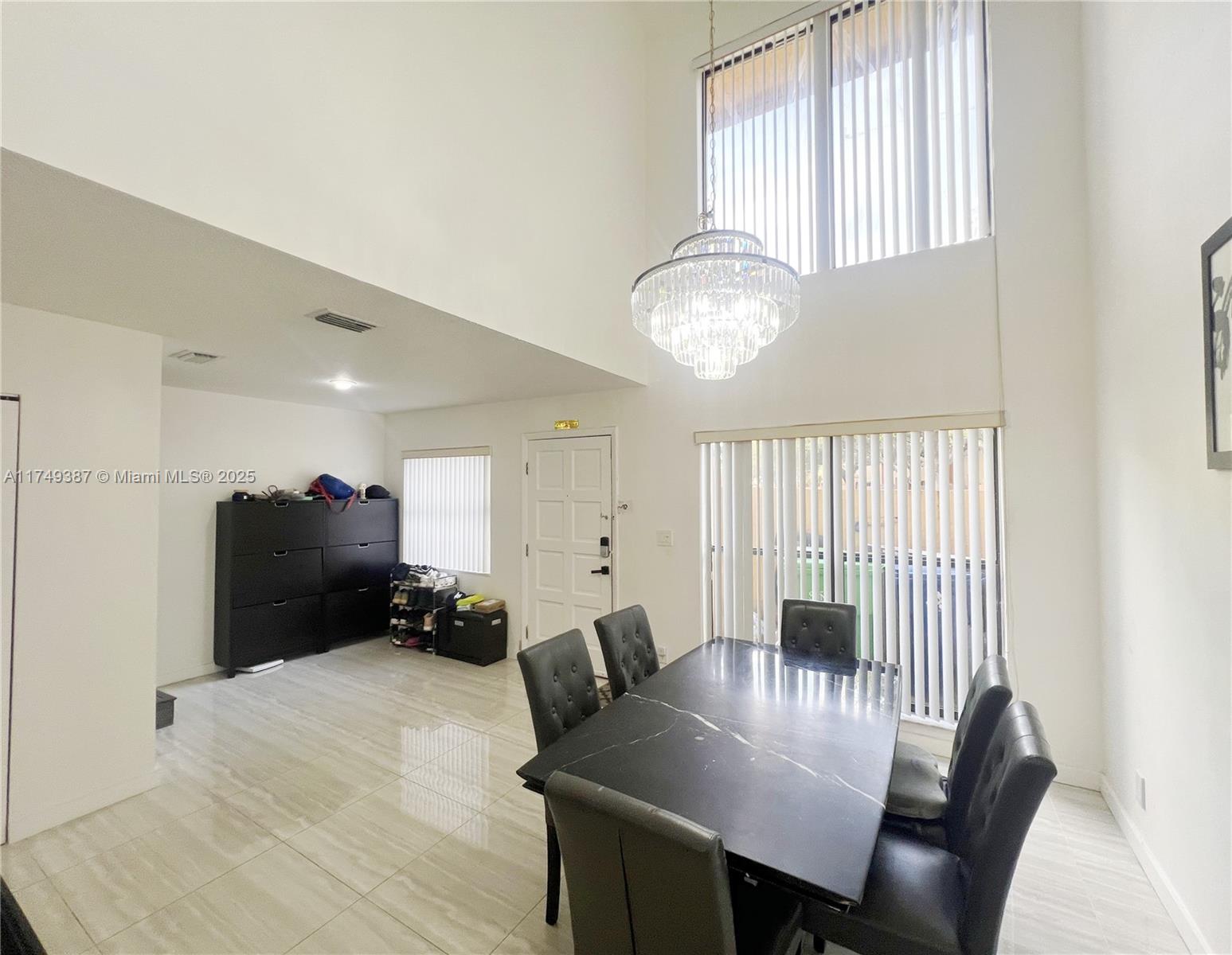 SPRINGTREE LAKES - Residential