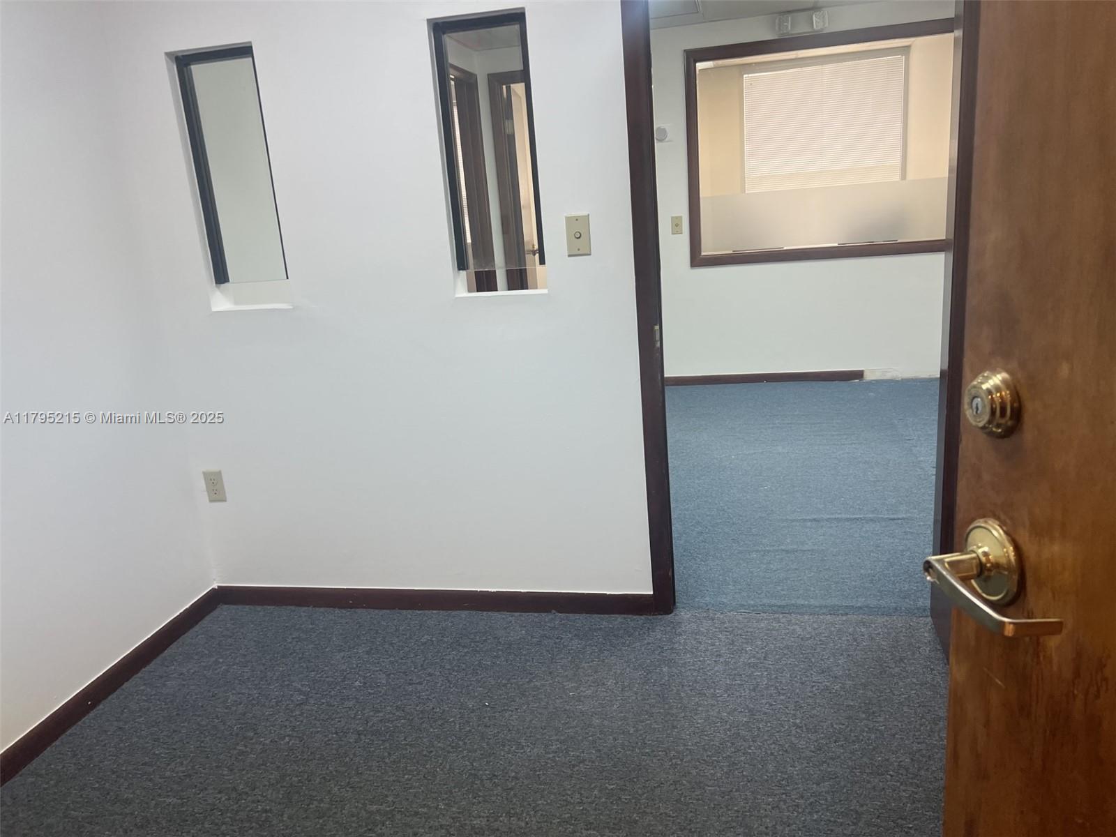 2307 S Douglas RD 300