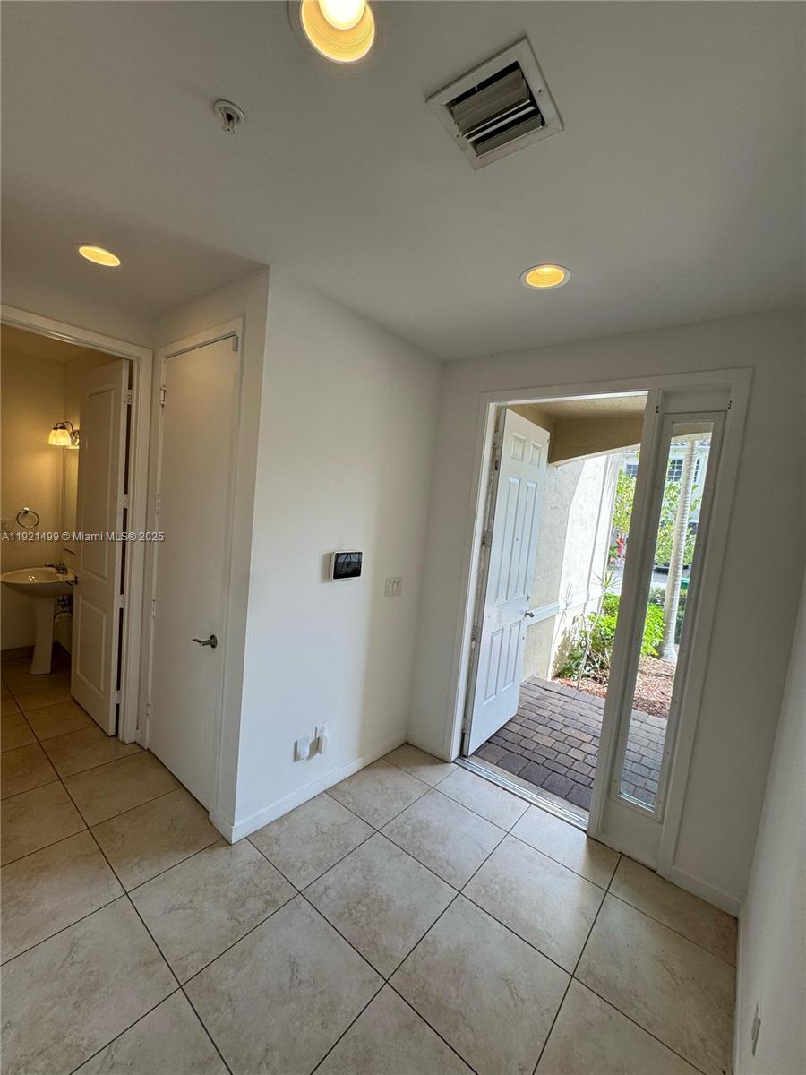 CALABRIA II CONDO - Residential