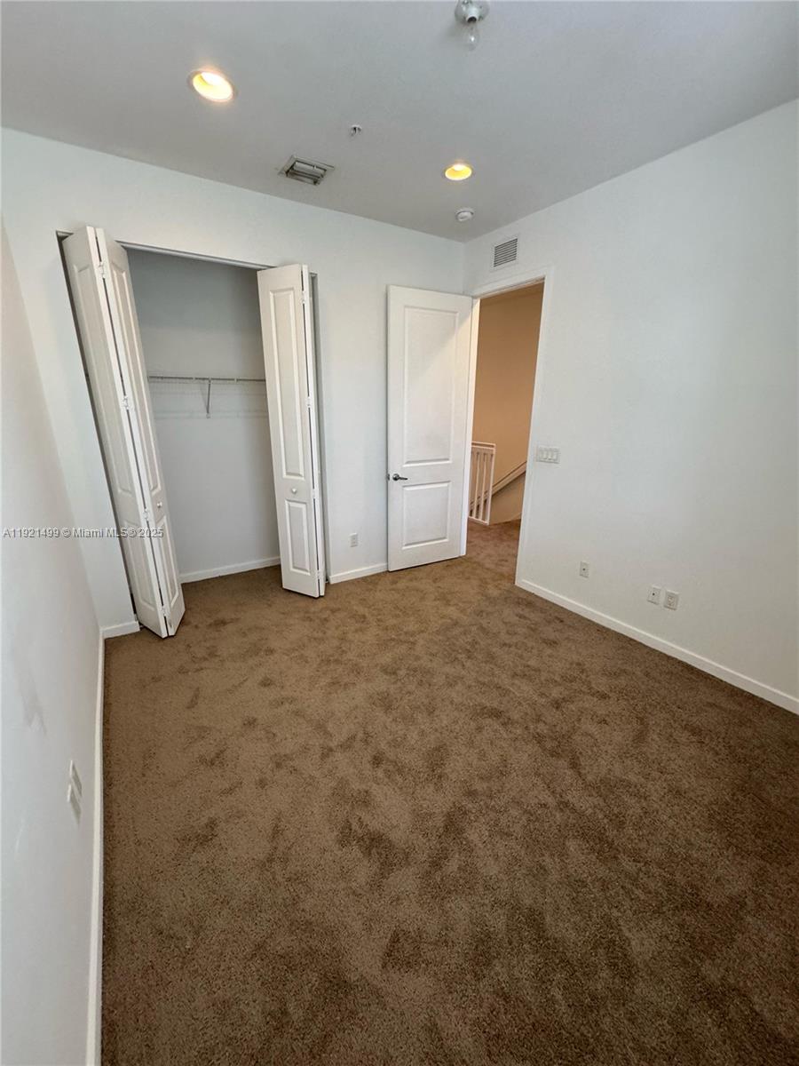 CALABRIA II CONDO - Residential