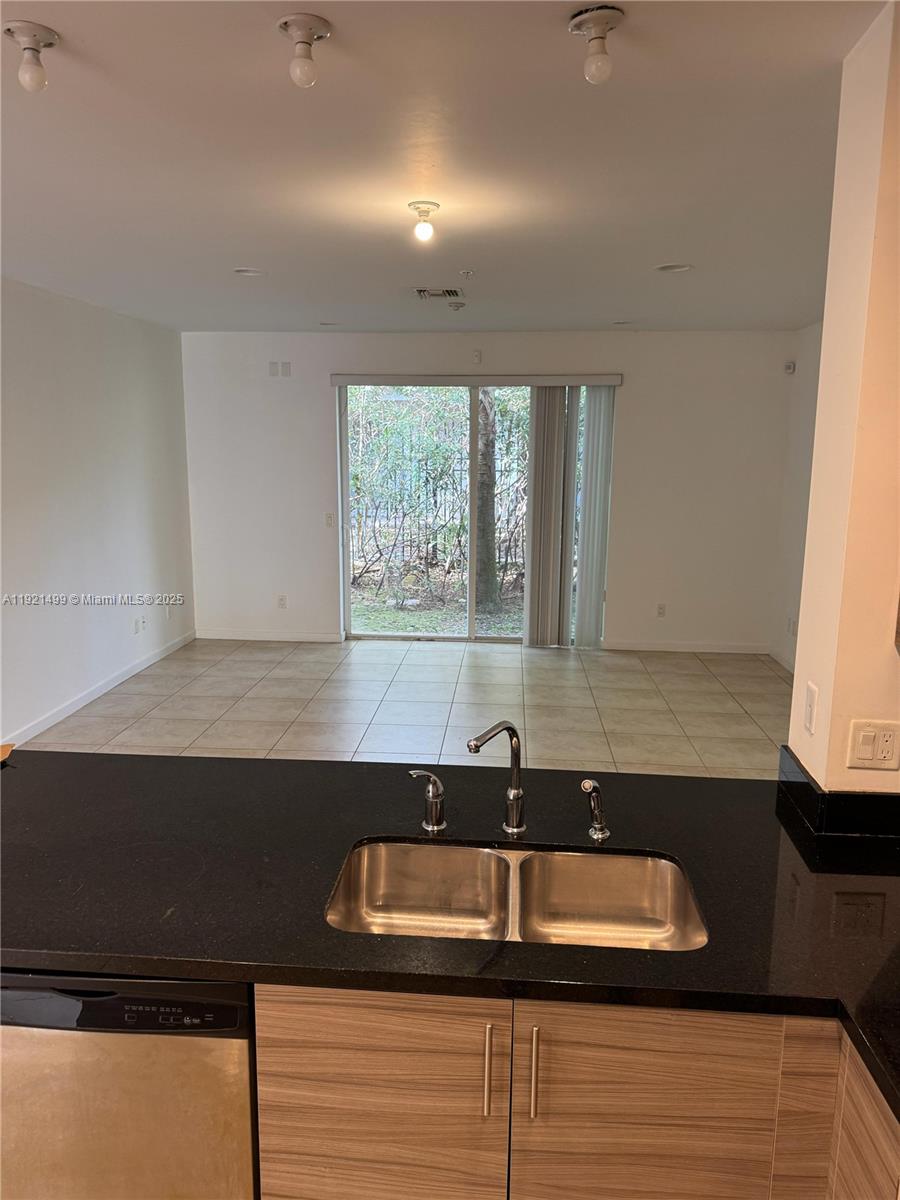 CALABRIA II CONDO - Residential