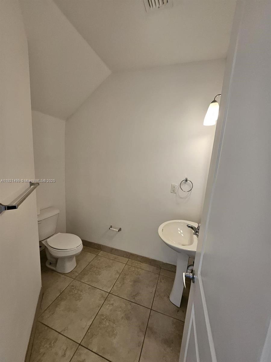 CALABRIA II CONDO - Residential