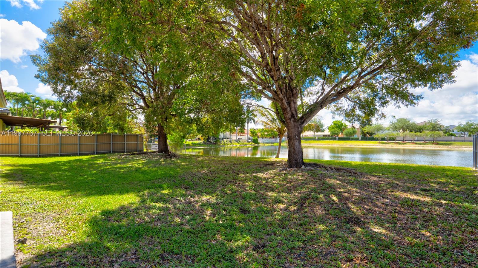 EDEN LAKE ESTATES - Residential