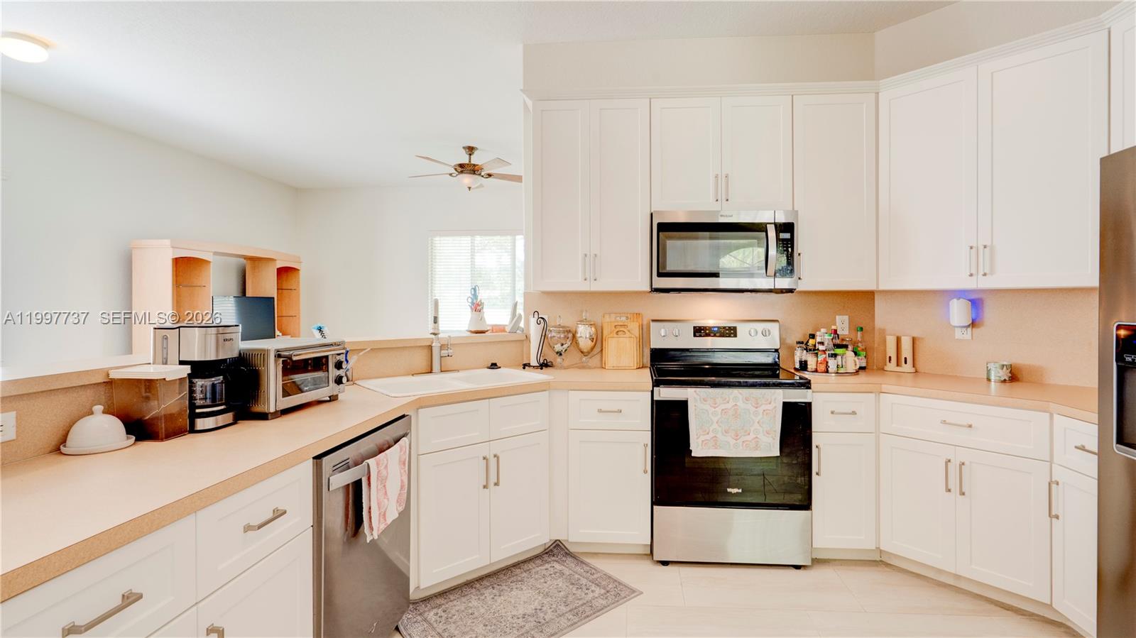 EDEN LAKE ESTATES - Residential