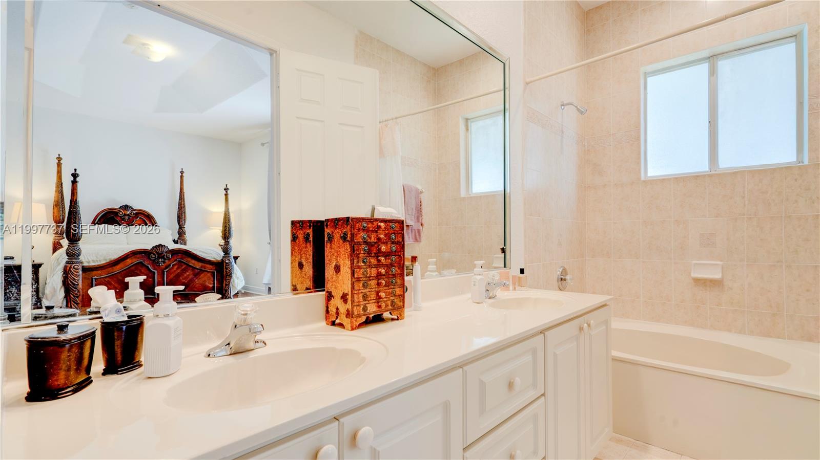 EDEN LAKE ESTATES - Residential