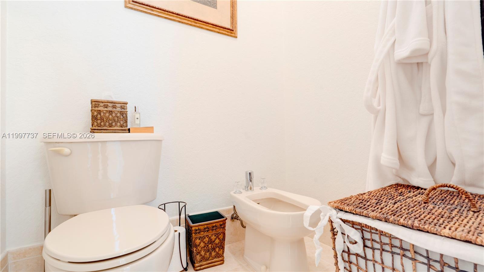 EDEN LAKE ESTATES - Residential