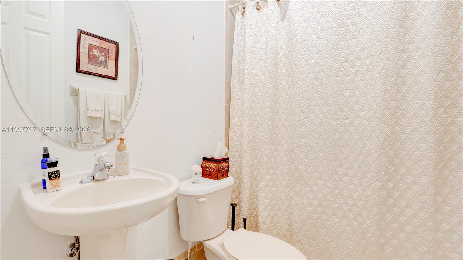 EDEN LAKE ESTATES - Residential