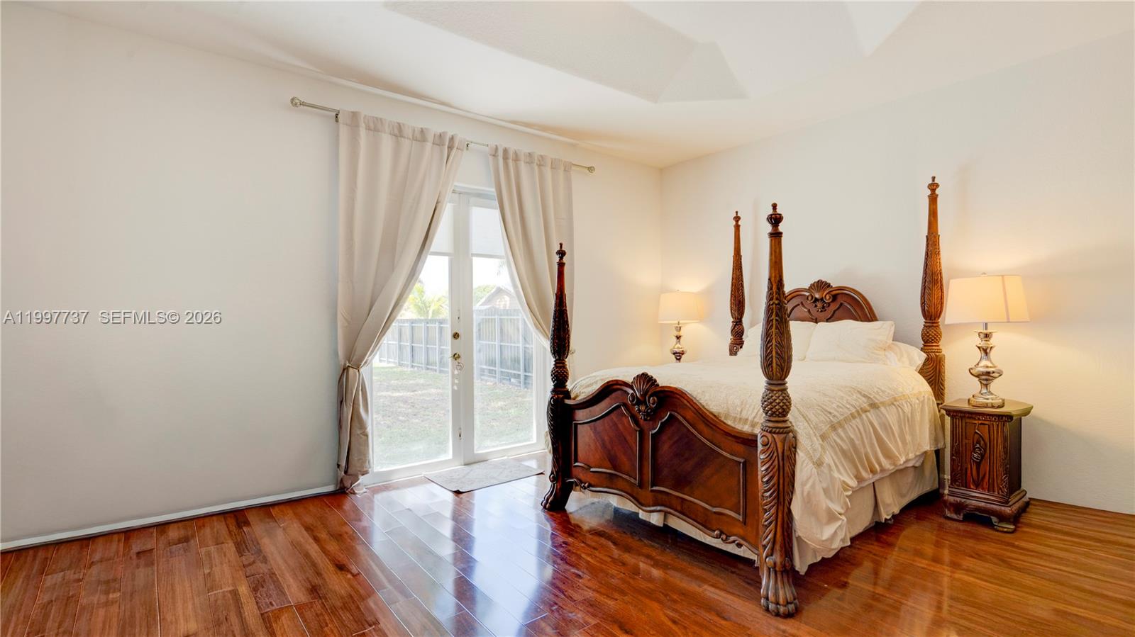 EDEN LAKE ESTATES - Residential