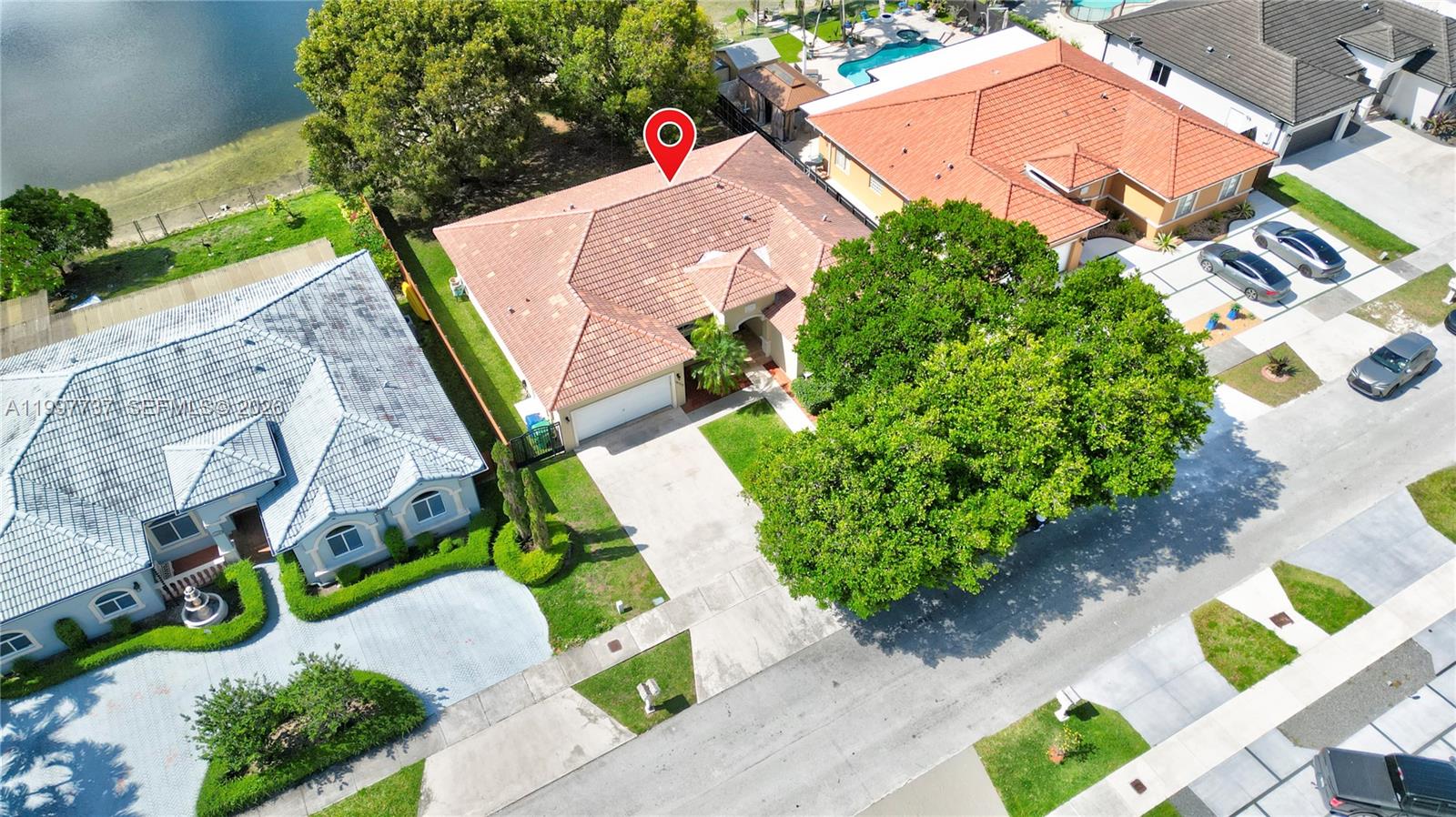 EDEN LAKE ESTATES - Residential