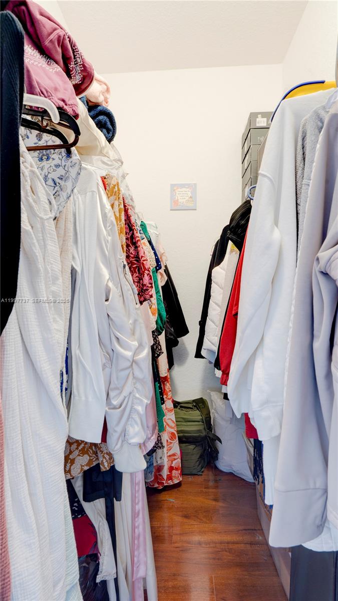 EDEN LAKE ESTATES - Residential