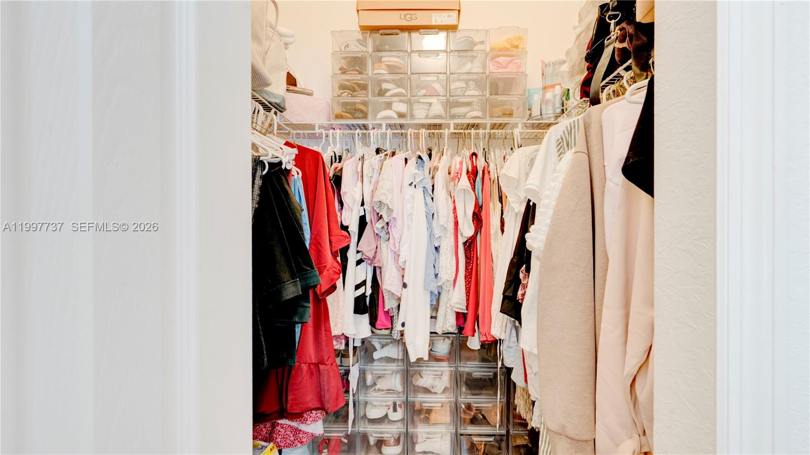 EDEN LAKE ESTATES - Residential