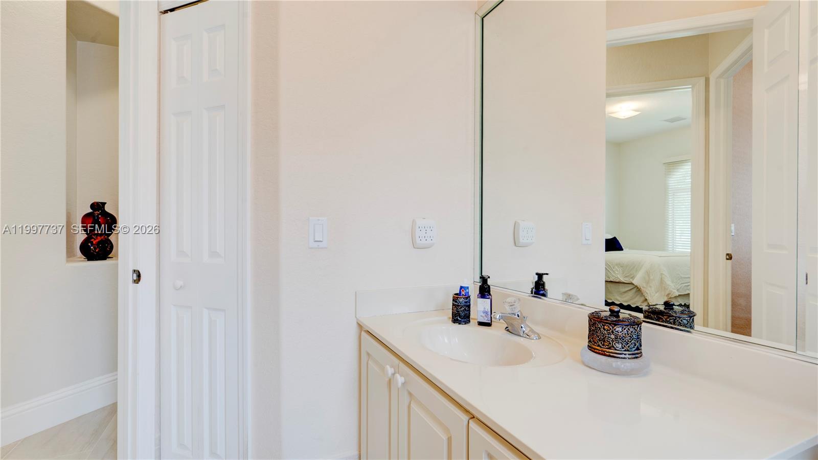 EDEN LAKE ESTATES - Residential